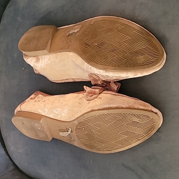 Pink Velvet Bow Loafer Shoes (8) - Picture 2 of 7